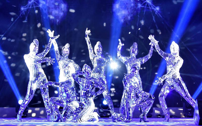 科幻舞蹈菱面耀光秀表演-菱光散發(fā)多彩舞